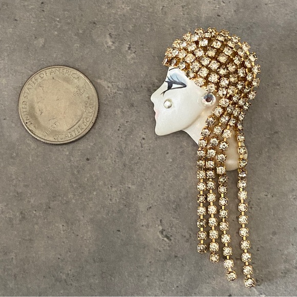 Vintage Brooch Beautiful Art Deco Flapper signed Lois Porcelain Crystals 3” - Picture 7 of 10